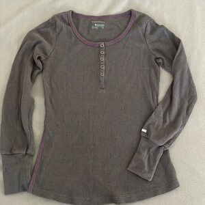 Columbia thermal top. Women small.